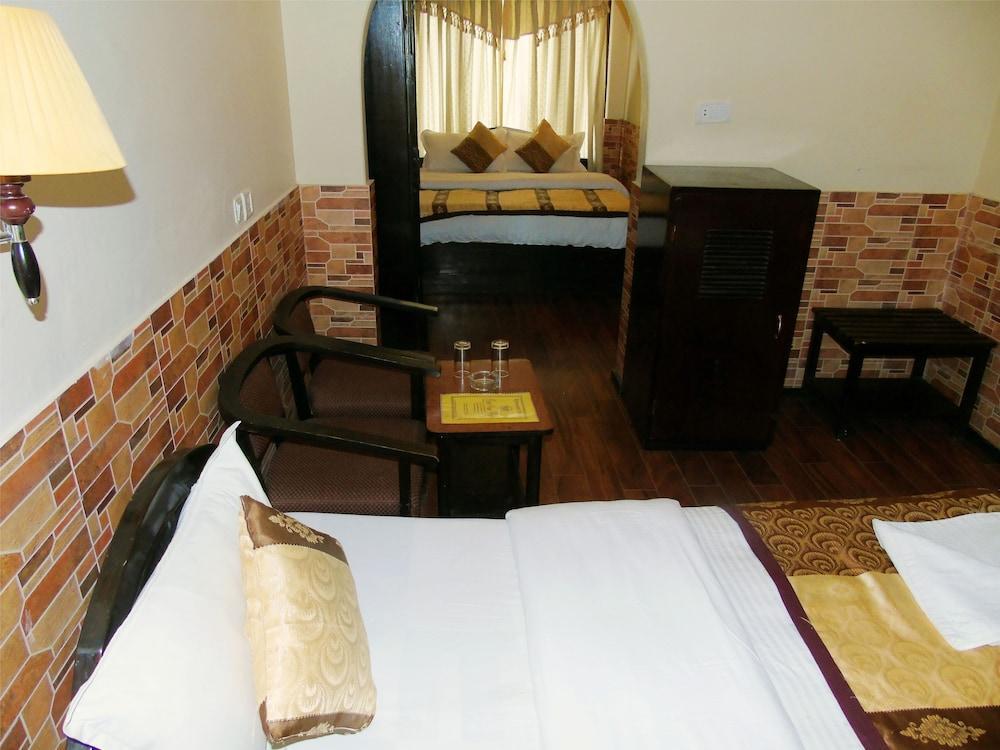 Hotel Trip Pokhara Extérieur photo