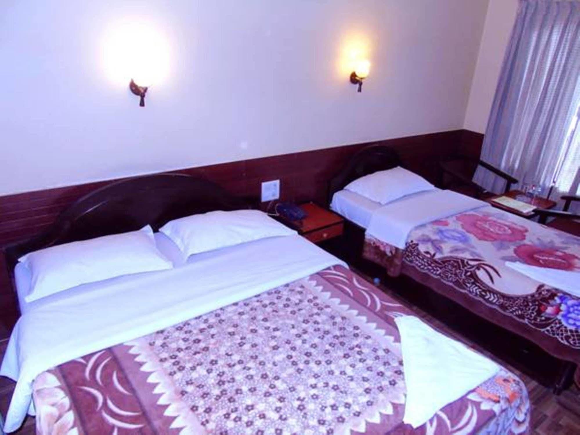 Hotel Trip Pokhara Extérieur photo