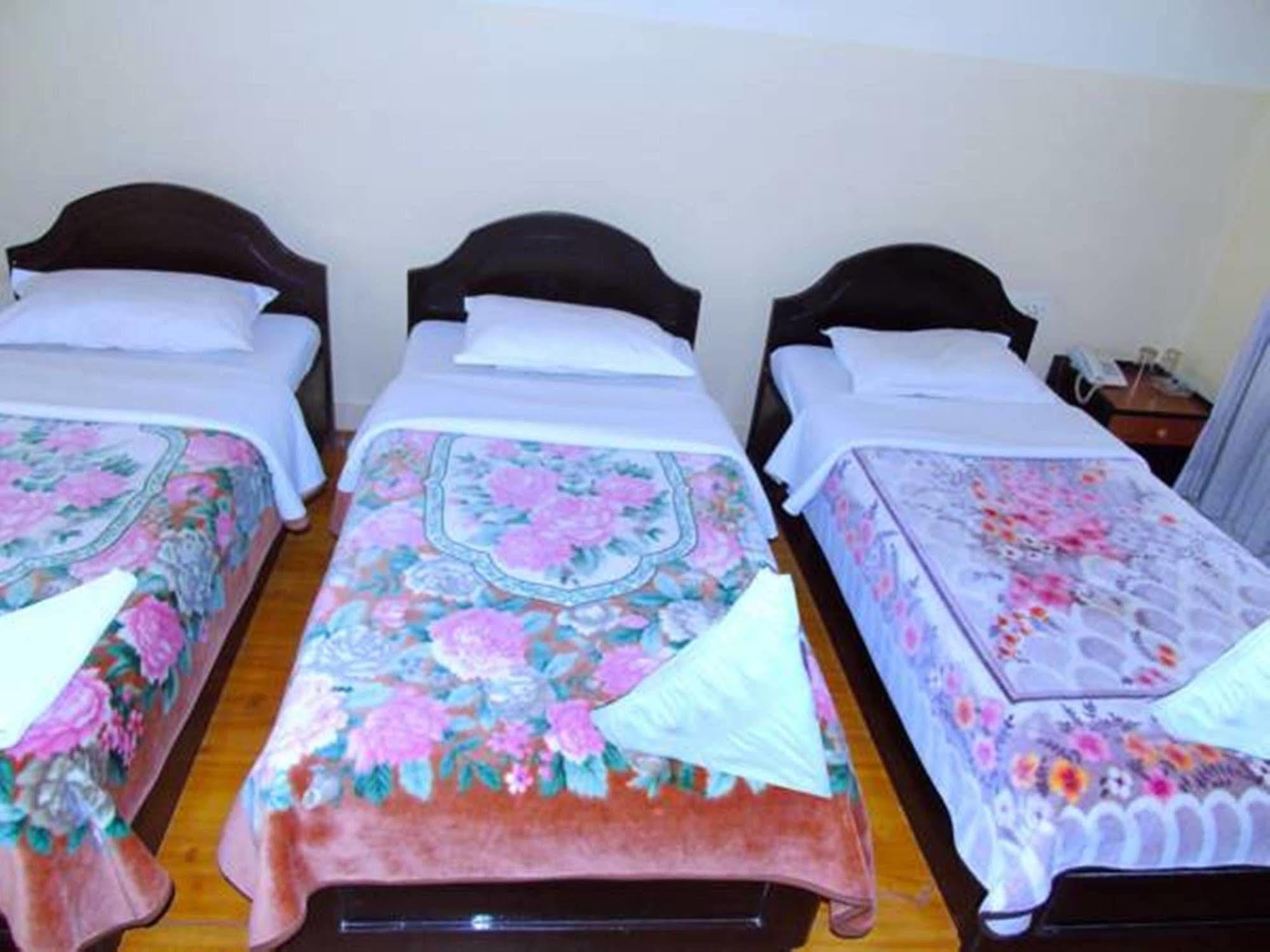 Hotel Trip Pokhara Extérieur photo