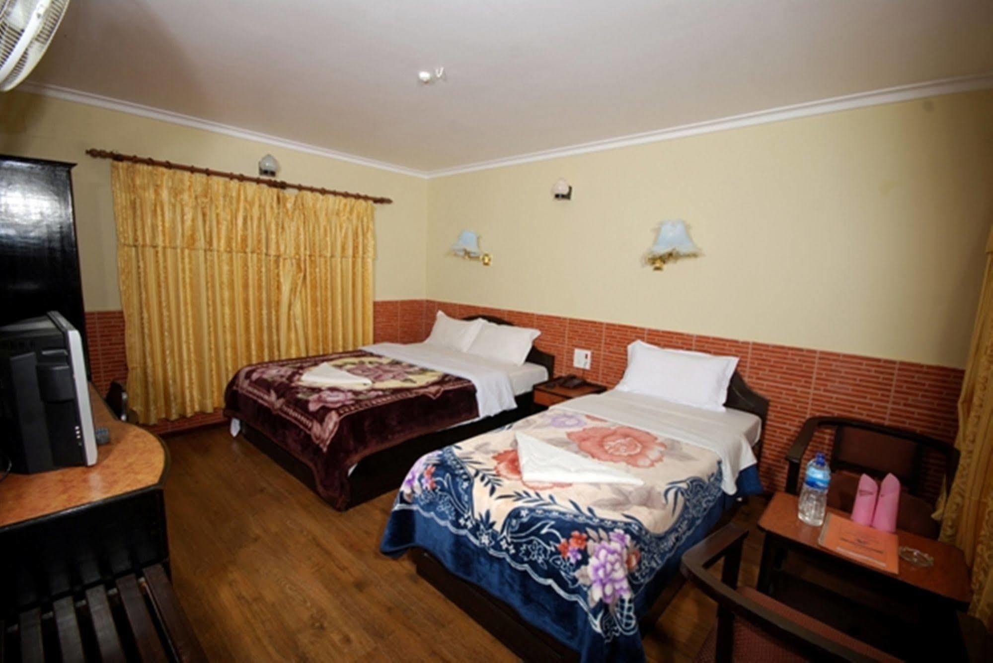 Hotel Trip Pokhara Extérieur photo