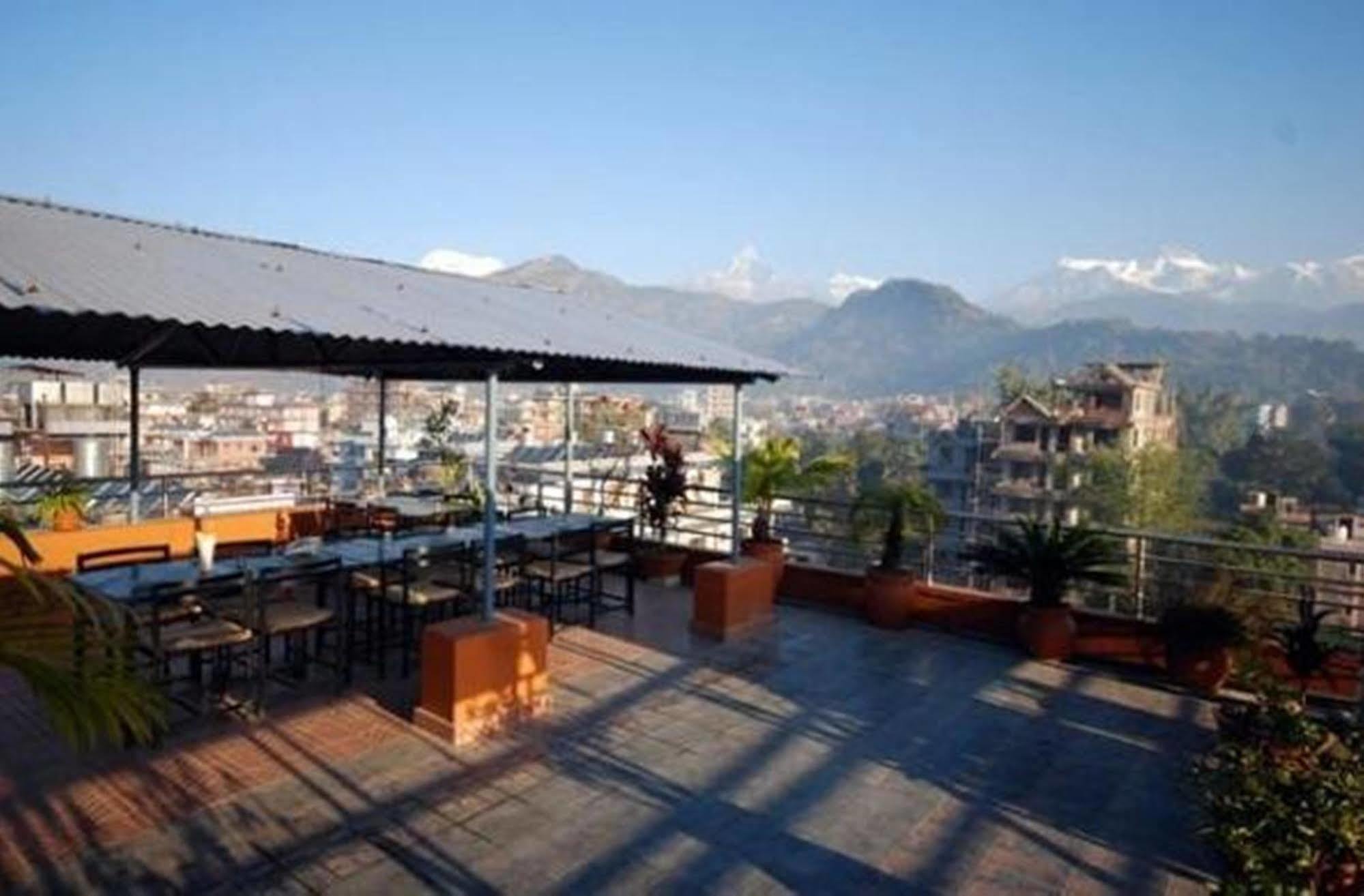 Hotel Trip Pokhara Extérieur photo