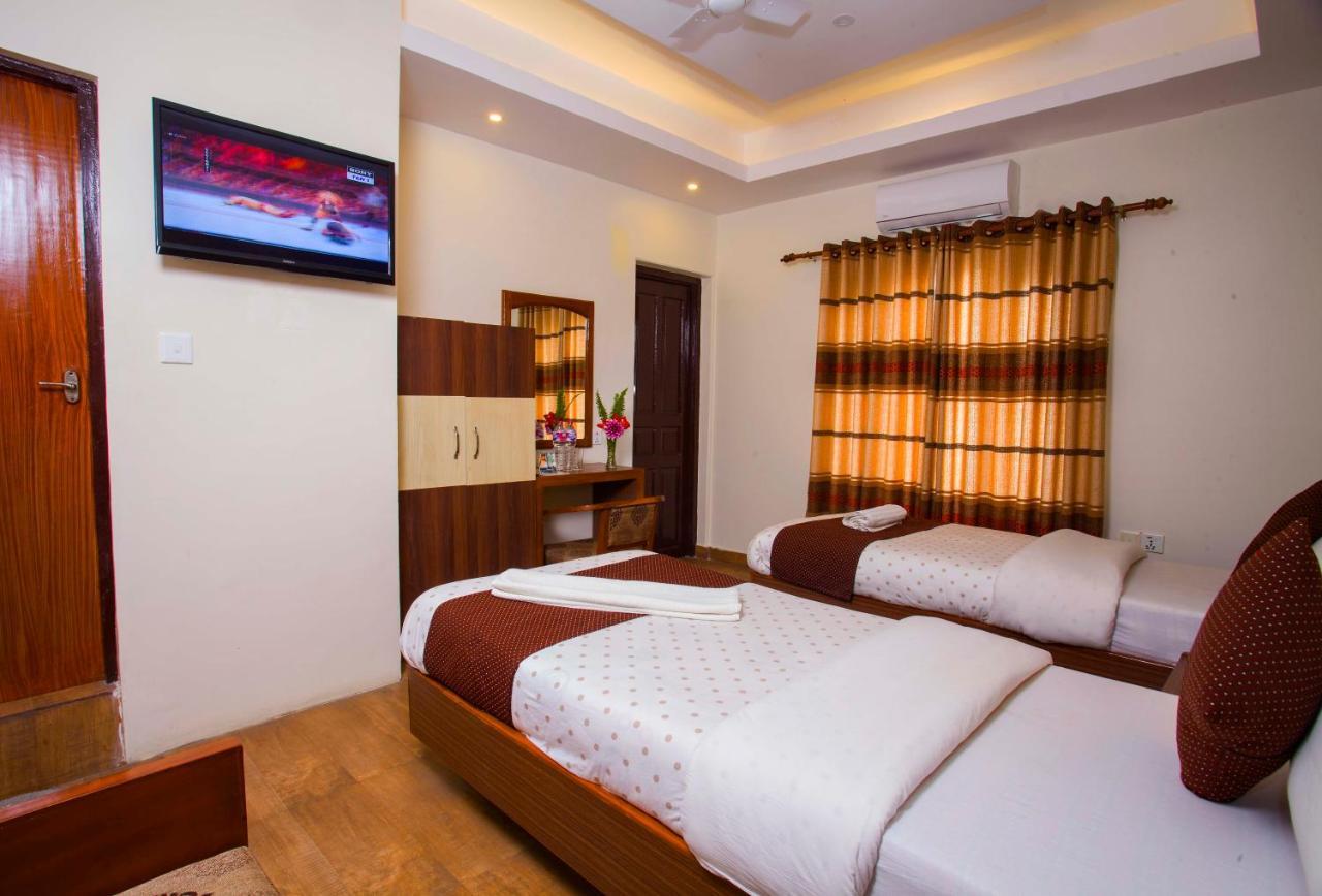 Hotel Trip Pokhara Extérieur photo