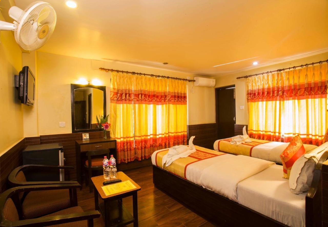 Hotel Trip Pokhara Extérieur photo