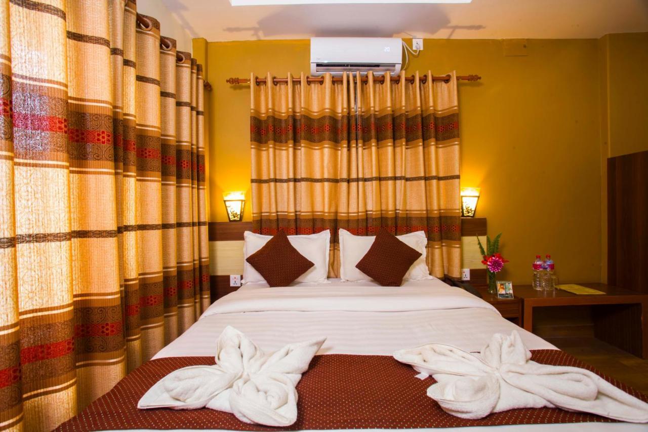 Hotel Trip Pokhara Extérieur photo