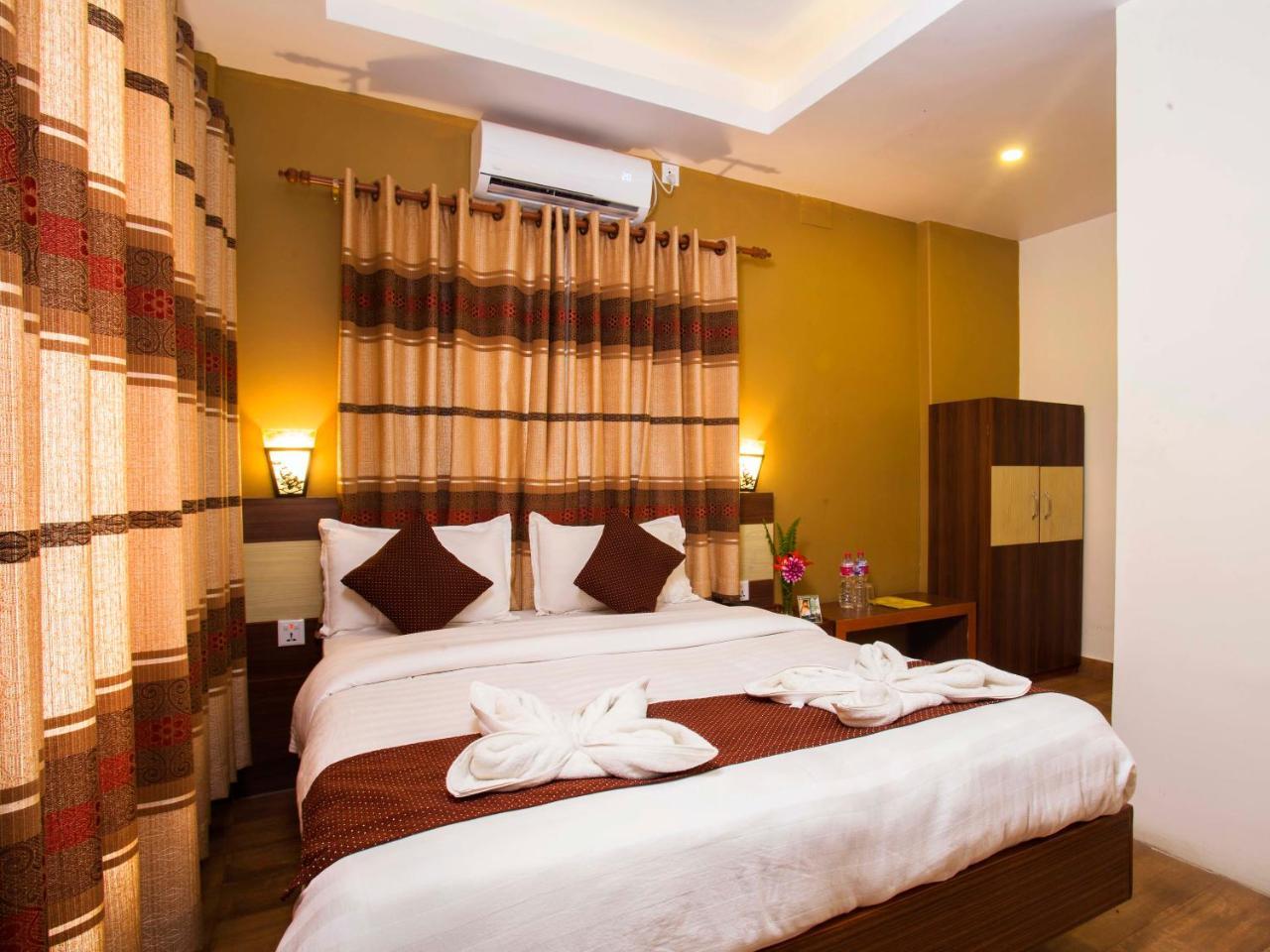 Hotel Trip Pokhara Extérieur photo
