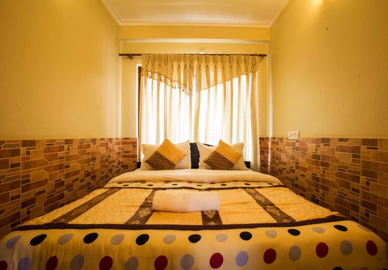 Hotel Trip Pokhara Extérieur photo