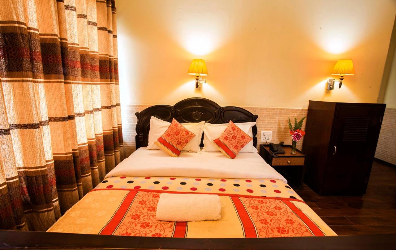 Hotel Trip Pokhara Extérieur photo