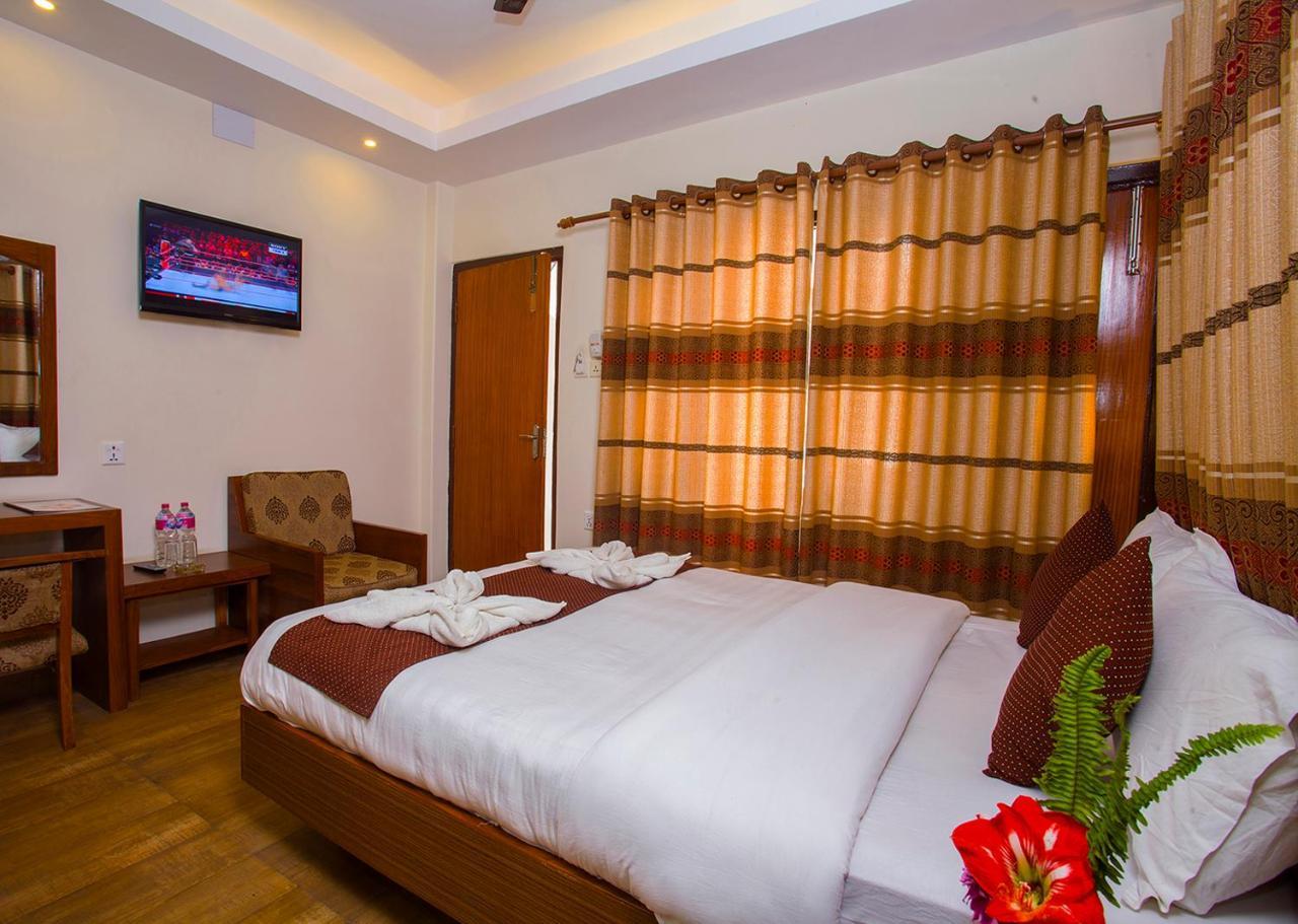 Hotel Trip Pokhara Extérieur photo
