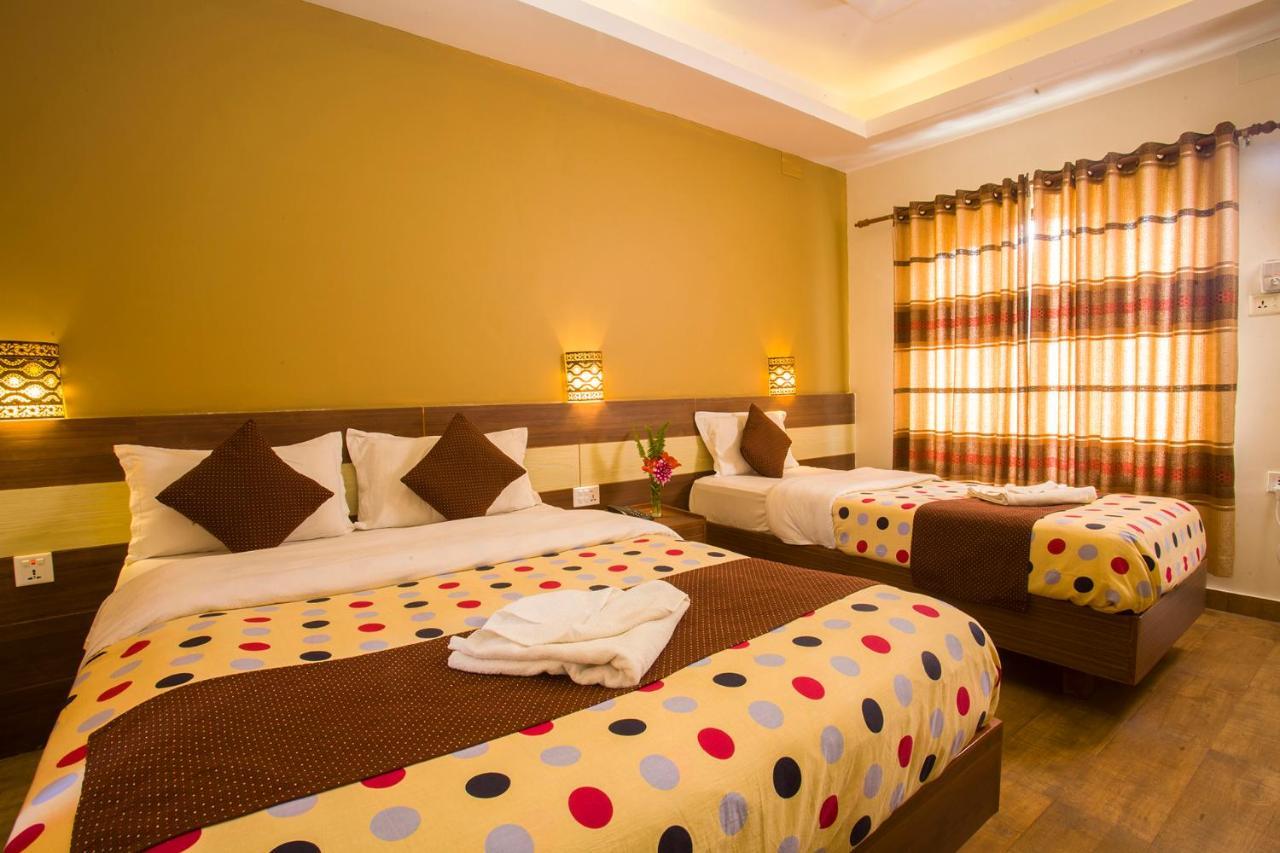 Hotel Trip Pokhara Extérieur photo